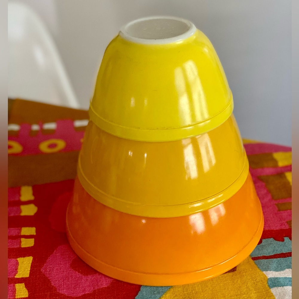 Vintage Pyrex Citrus Mixing Bowls